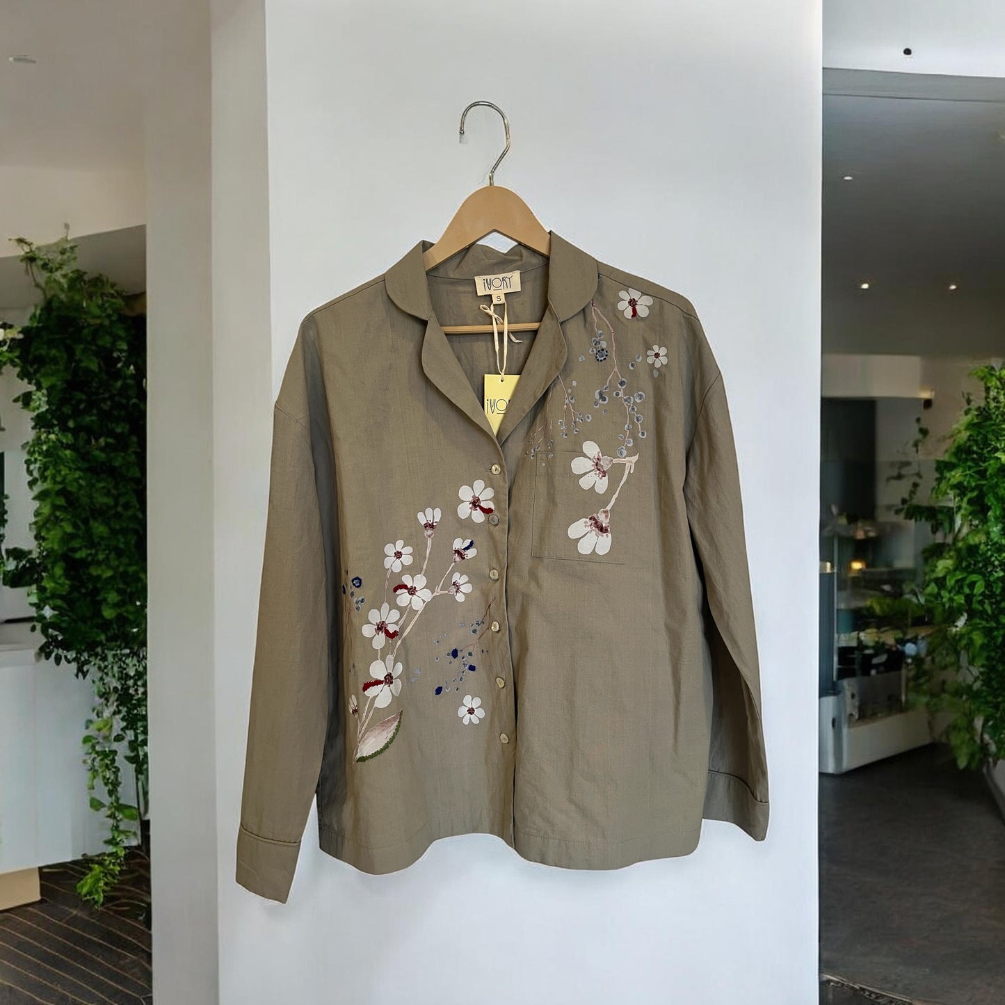 GRAY FLORAL REVER SHIRT