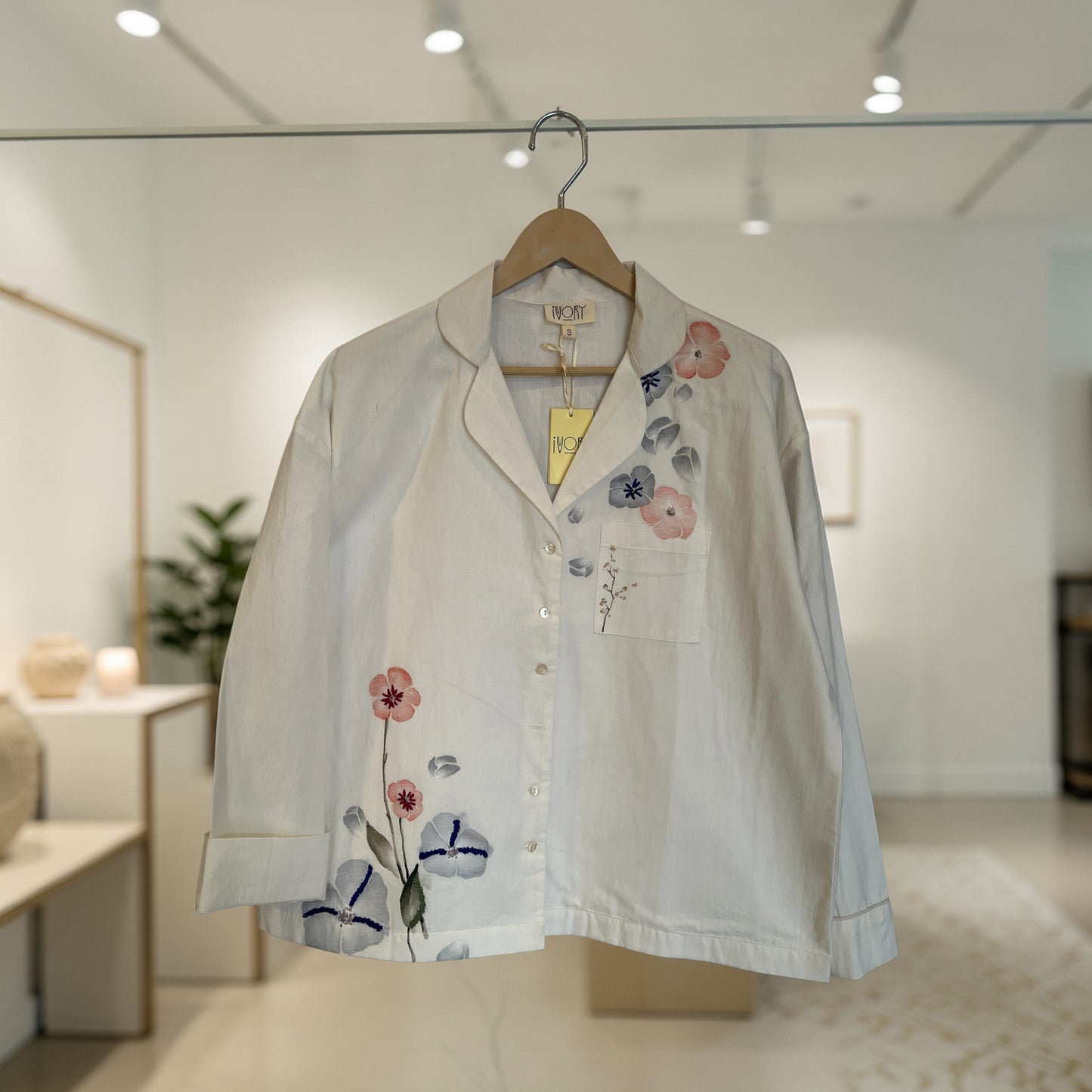 IVORY FLORAL REVER SHIRT